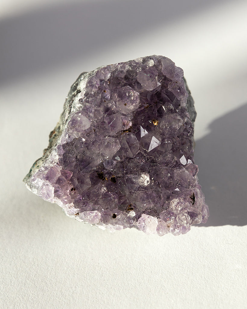 Amethyst Stufe im Sonnenlicht