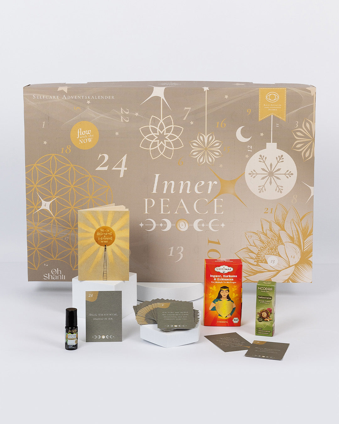 Selfcare adventskalender 2026 mit Affirmationskarten und Produkten wie Journal, Aromatherapie und co