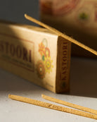 Räuchern mit Räucherstäbchen